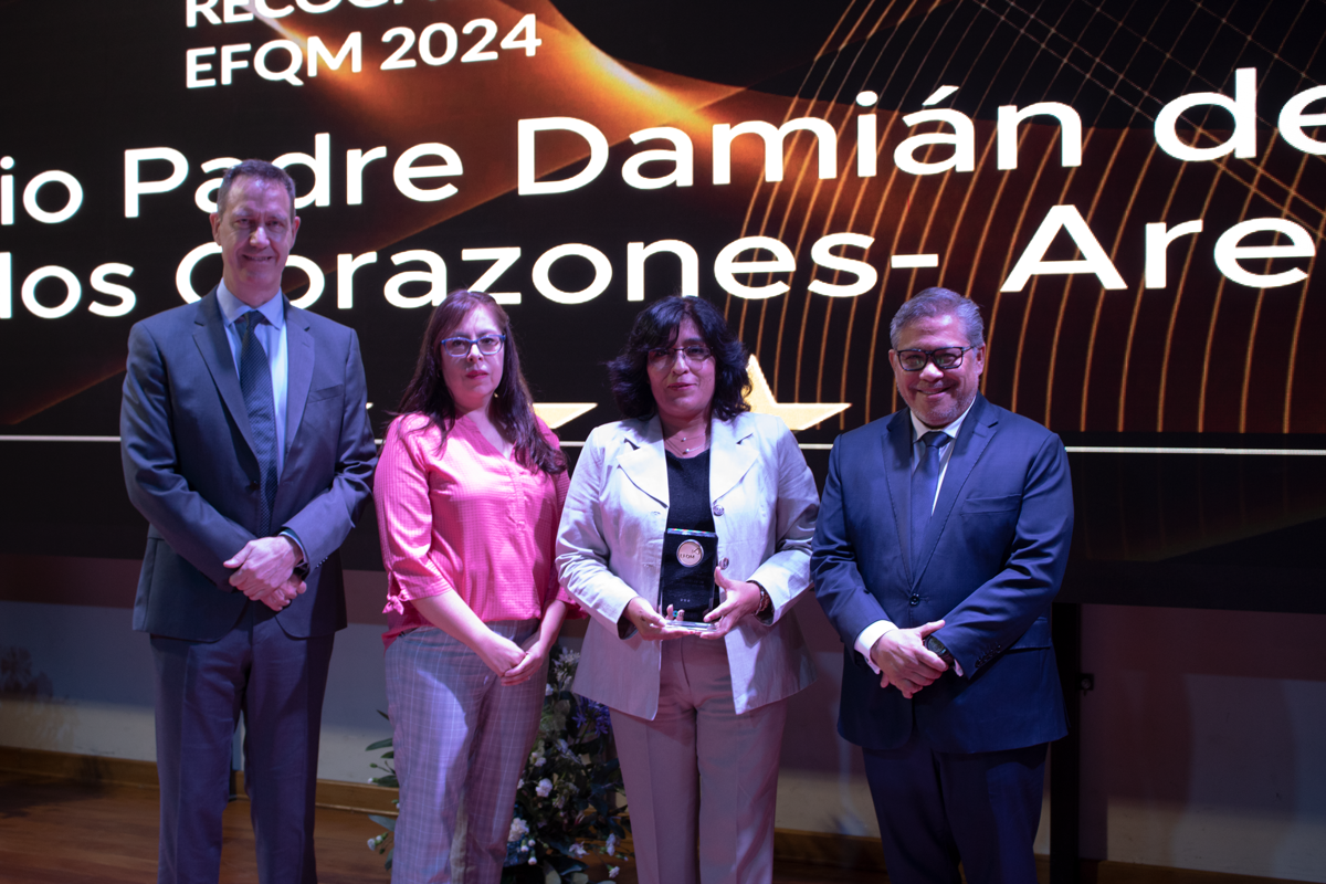 Colegio Padre Damián de los Sagrados Corazones-Arequipa
